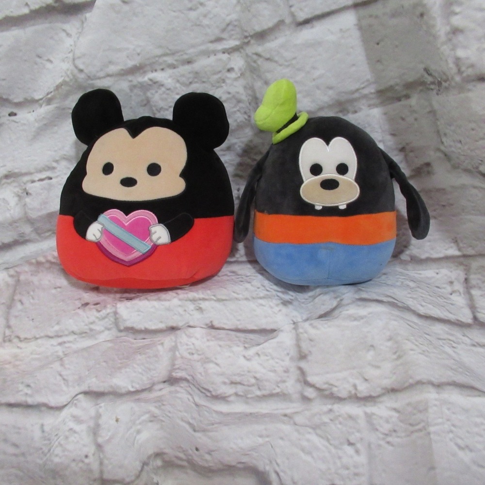Disney Squishmallows Goofy Mickey plush stuffed animal 8 heart